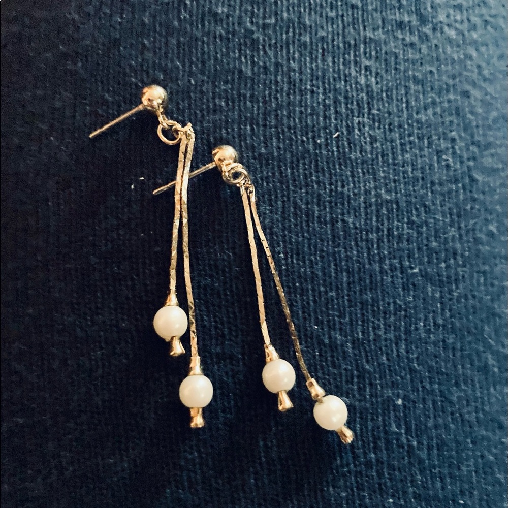 14k gold & pearl dangle earrings. $40 obo.
